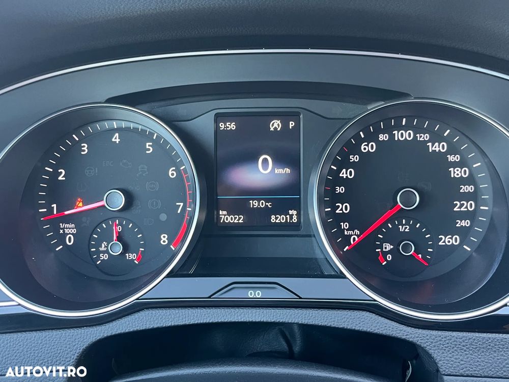 Volkswagen Passat 2.0 TDI DSG Highline - 17