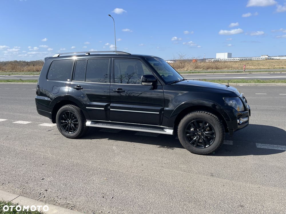 Mitsubishi Pajero - 2