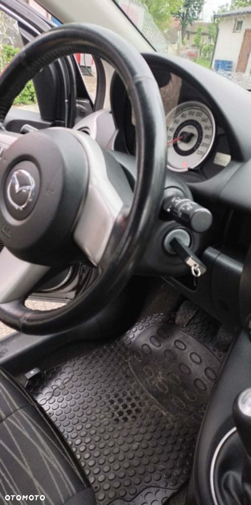 Mazda 2 - 3