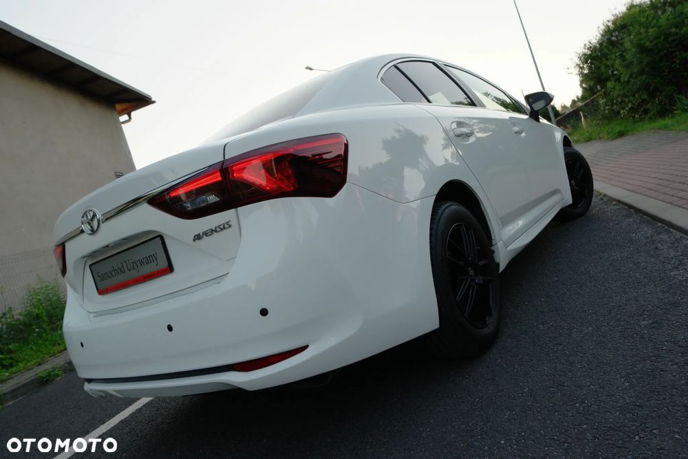 Toyota Avensis 1.8 Active - 35