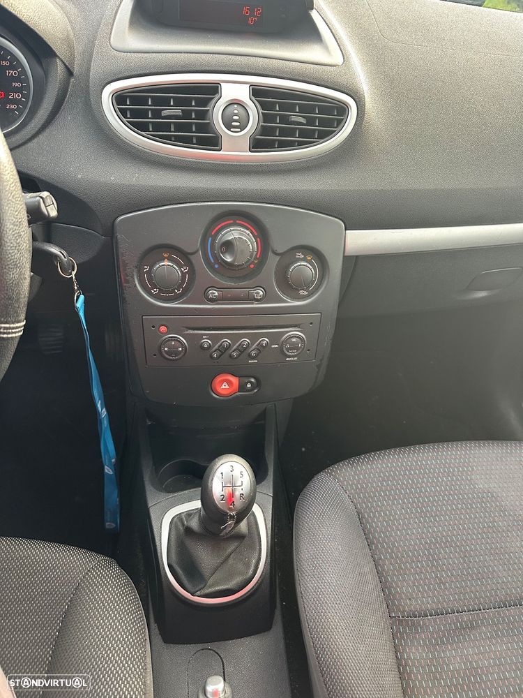 Renault Clio 1.2 16V Dynamique - 9