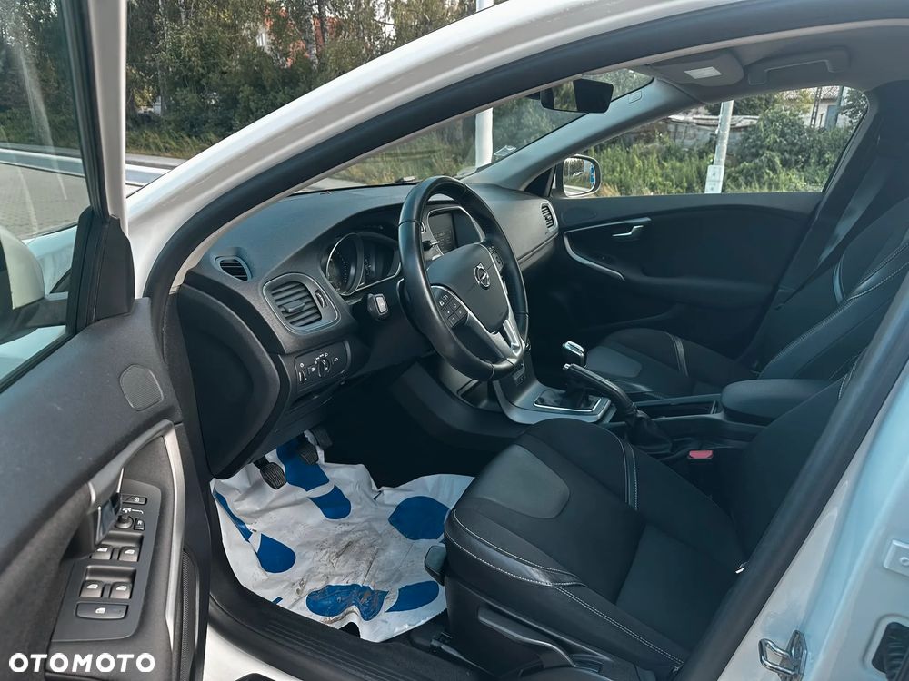 Volvo V40 D2 Momentum - 6