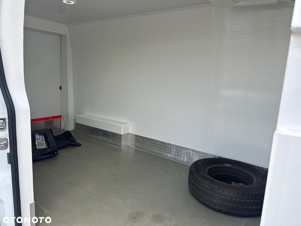 Ford TRANSIT CUSTOM - 28