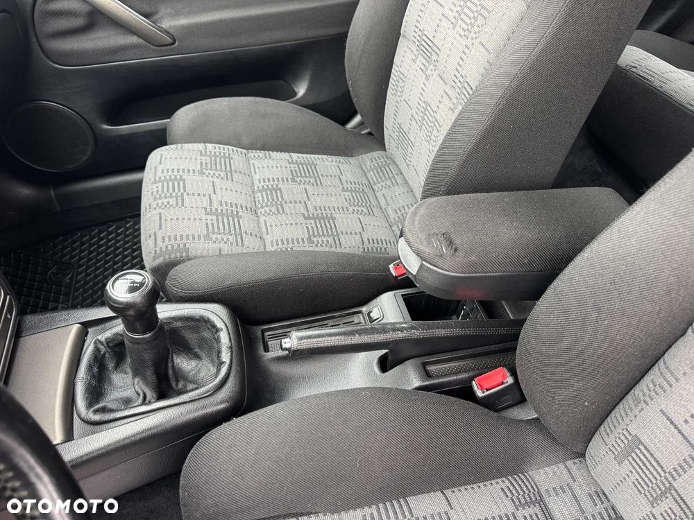 Volkswagen Passat 1.8 Comfortline - 18
