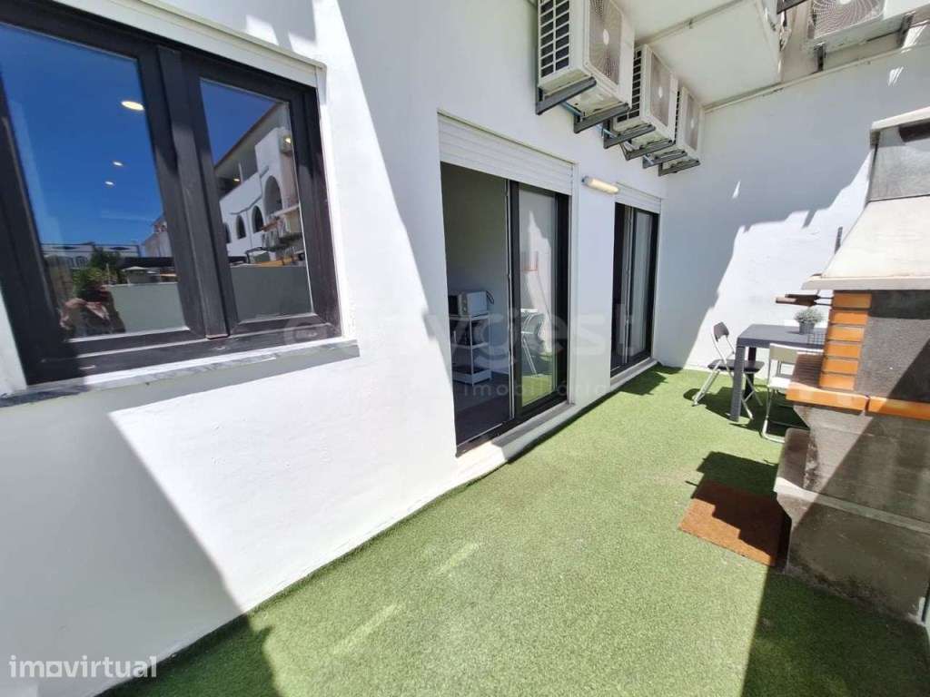 T2 com 83,4 m² em Condomínio Fechado com Piscina - Sagres | Mobilad... - Grande imagem: 2/17