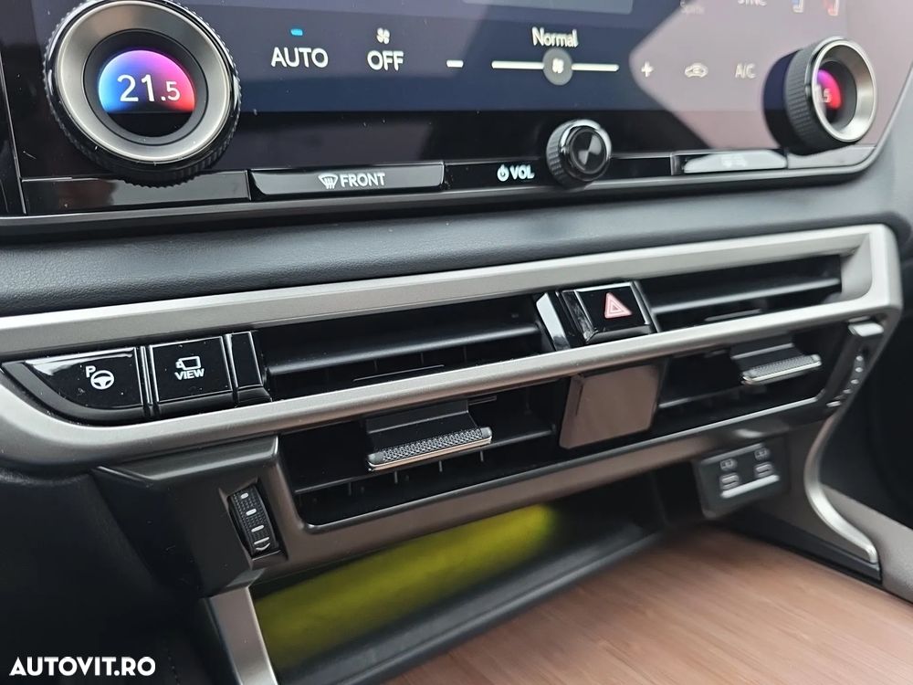 Lexus Seria RX 450h+ E-Four PHEV Luxury - 30