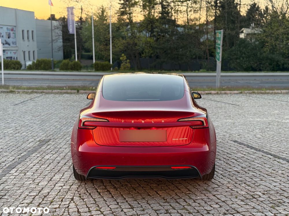Tesla Model 3 - 6