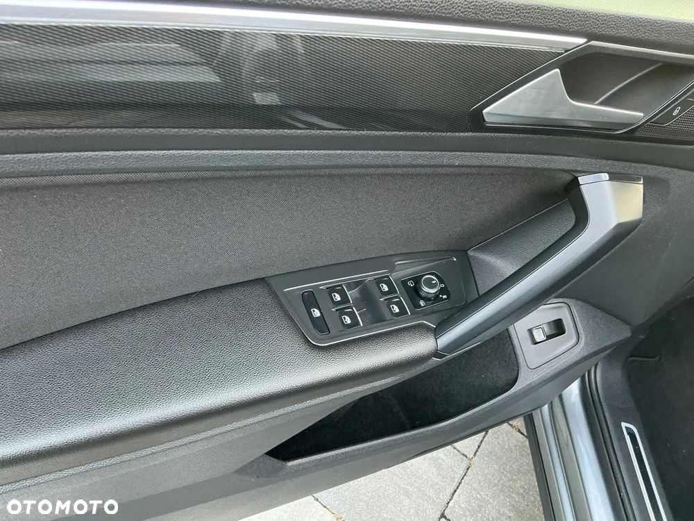 Volkswagen Tiguan 2.0 TDI SCR 4MOTION DSG URBAN SPORT - 30