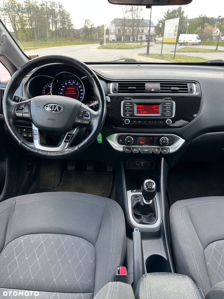 Kia Rio - 11