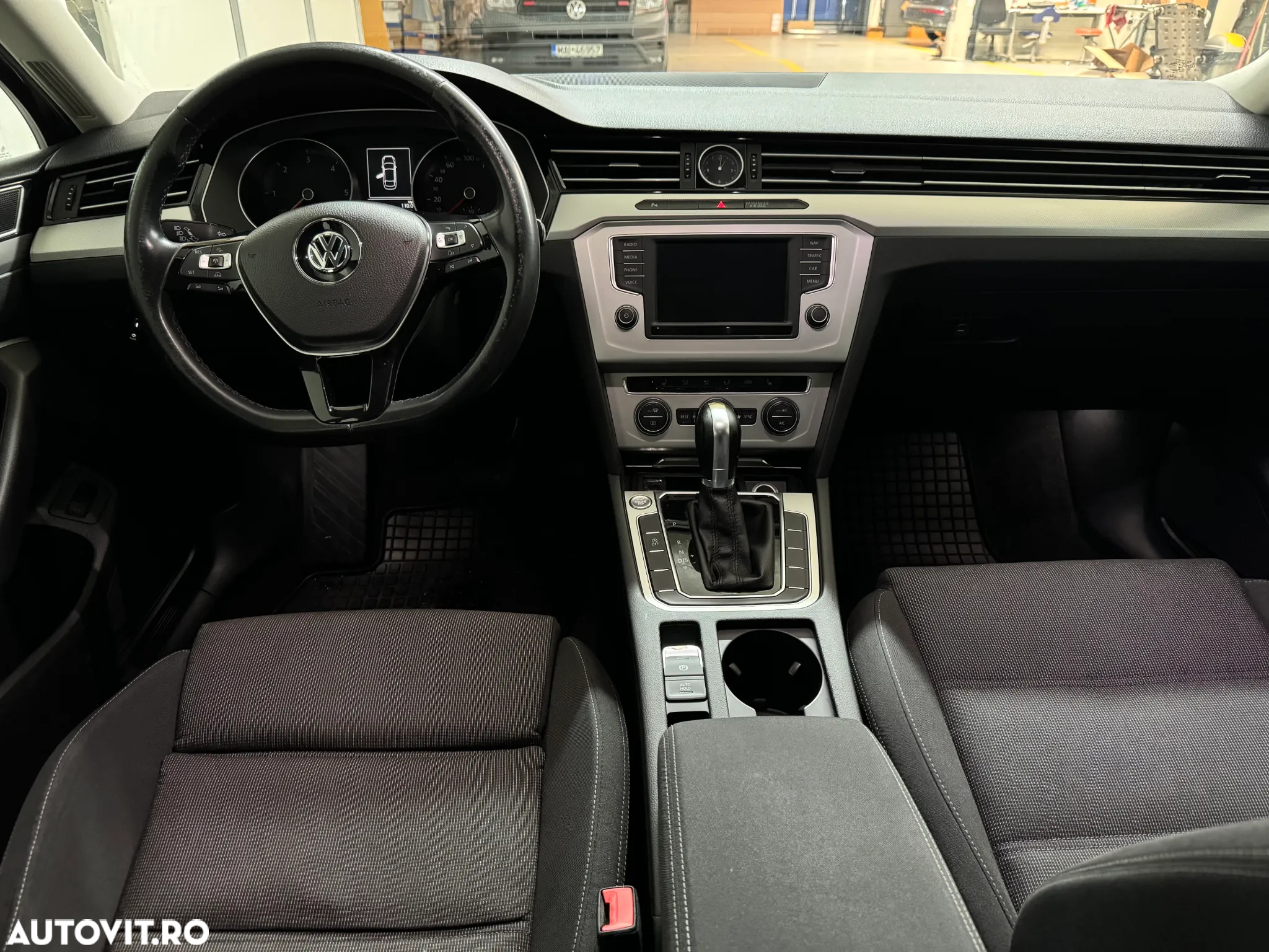Volkswagen Passat 2.0 TDI DSG Comfortline - 10