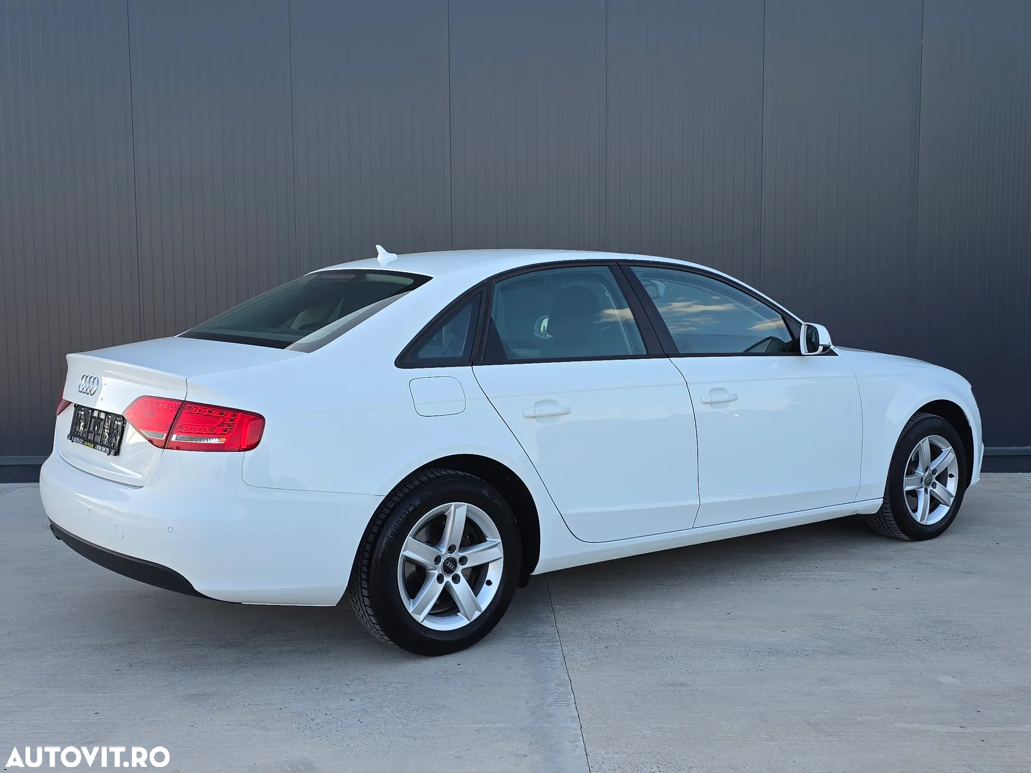 Audi A4 2.0 TDI Multitronic Avant - 4