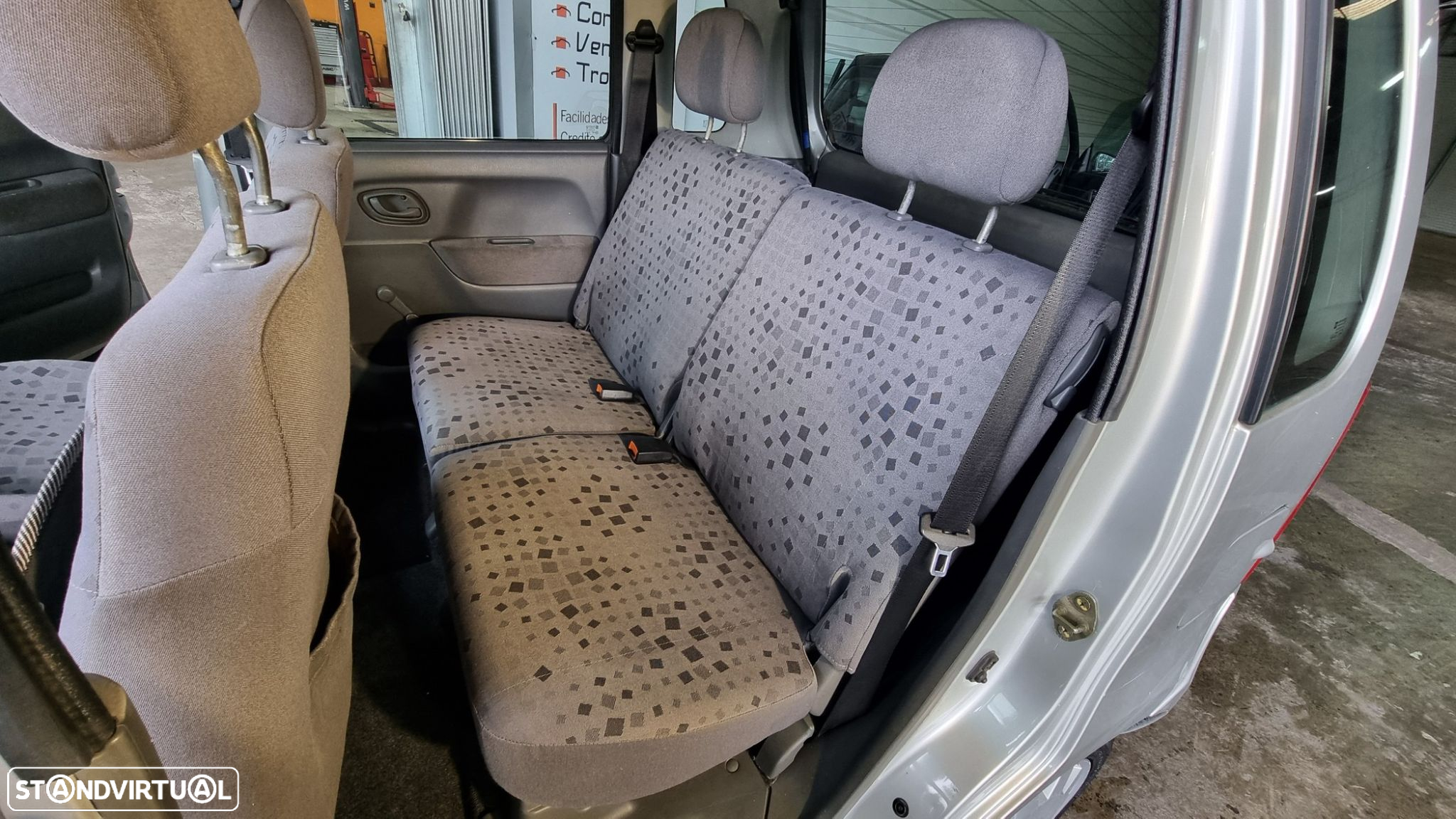 Opel Agila 1.0 12V - 5