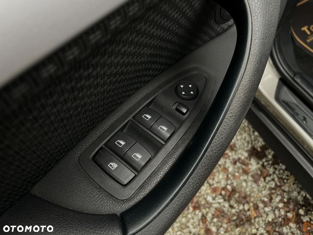 BMW X1 sDrive18d Advantage - 34
