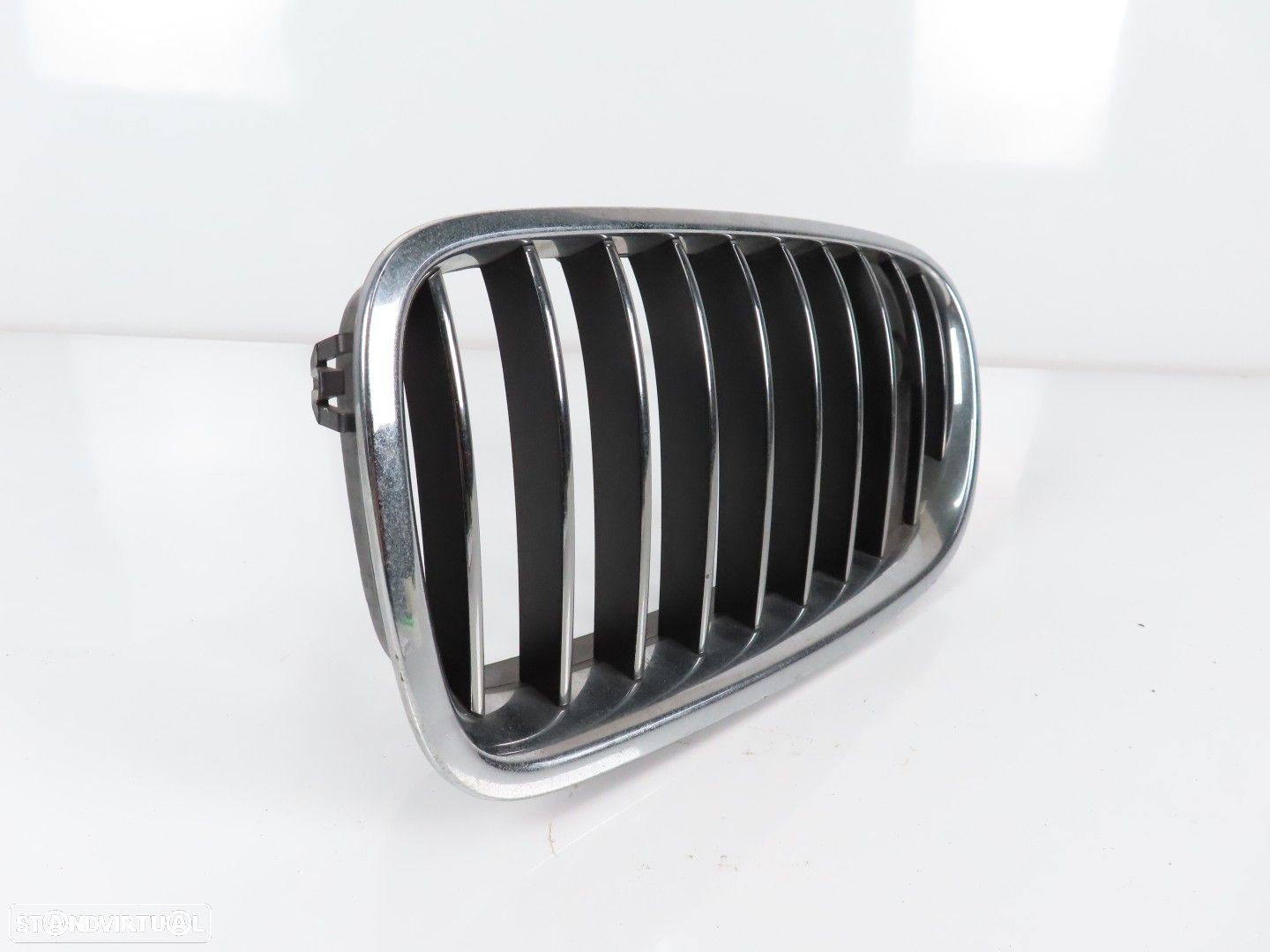 Grelha Esquerdo Seminovo/ Original BMW 5 (F10)/BMW 5 Touring (F11) 51137203203 - 2