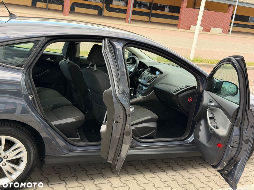 Ford Focus 1.6 TDCi DPF Champions Edition - 6