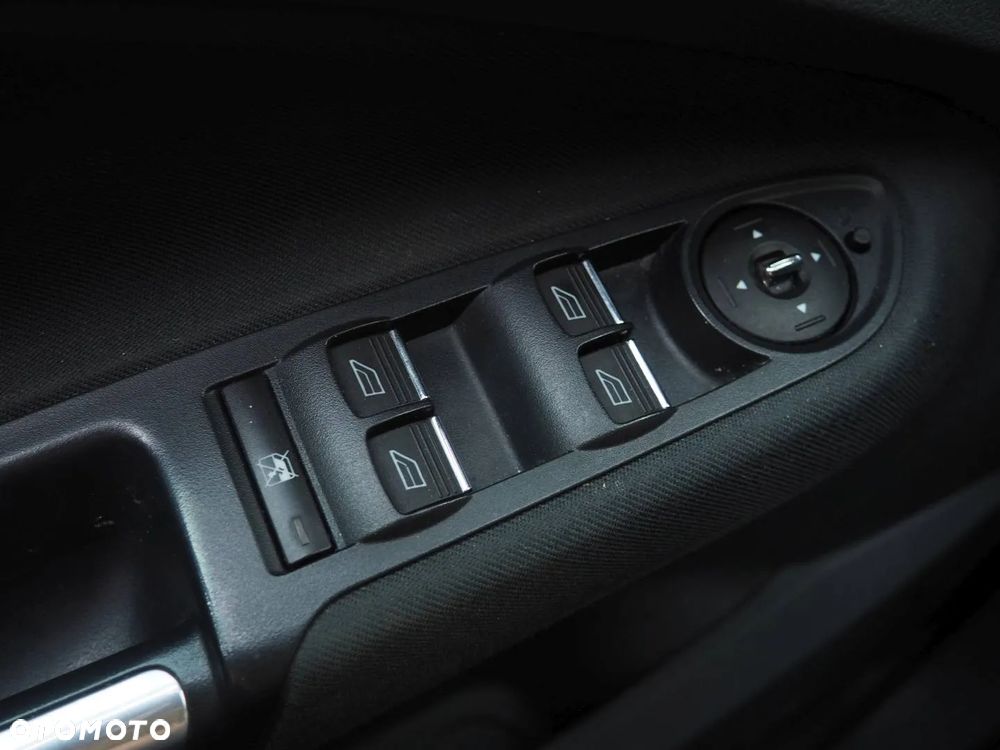 Ford C-MAX 1.6 TDCi Start-Stop-System Champions Edition - 32