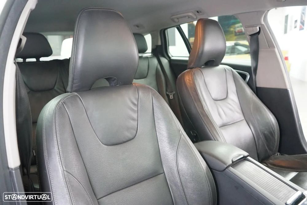 Volvo V60 1.6 D2 R-Design - 32
