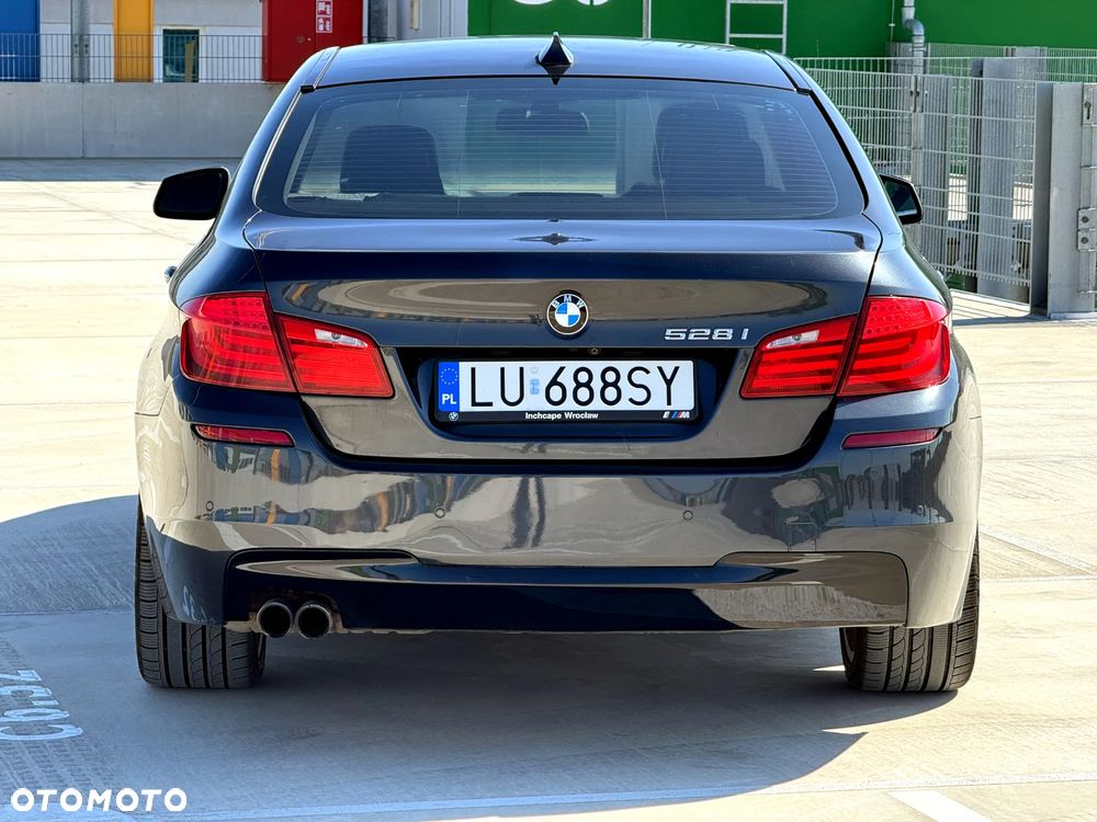 BMW Seria 5 528i - 6