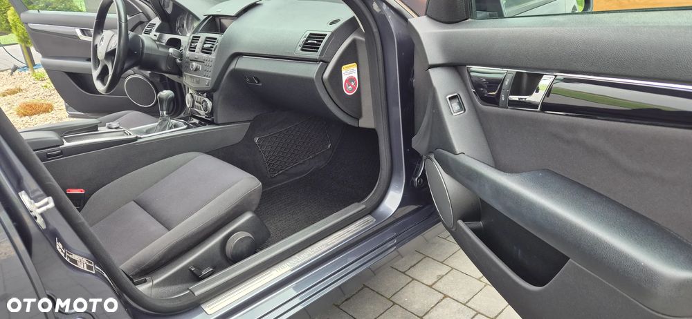 Mercedes-Benz Klasa C 220 CDI DPF BlueEFFICIENCY - 14
