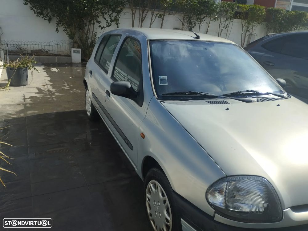 Renault Clio - 6