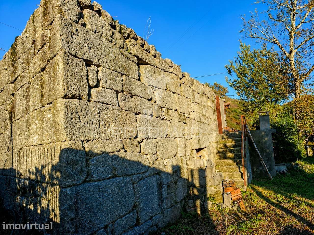 Moradia em Pedra p/ Restauro em Valdreu, Vila Verde - Grande imagem: 2/38