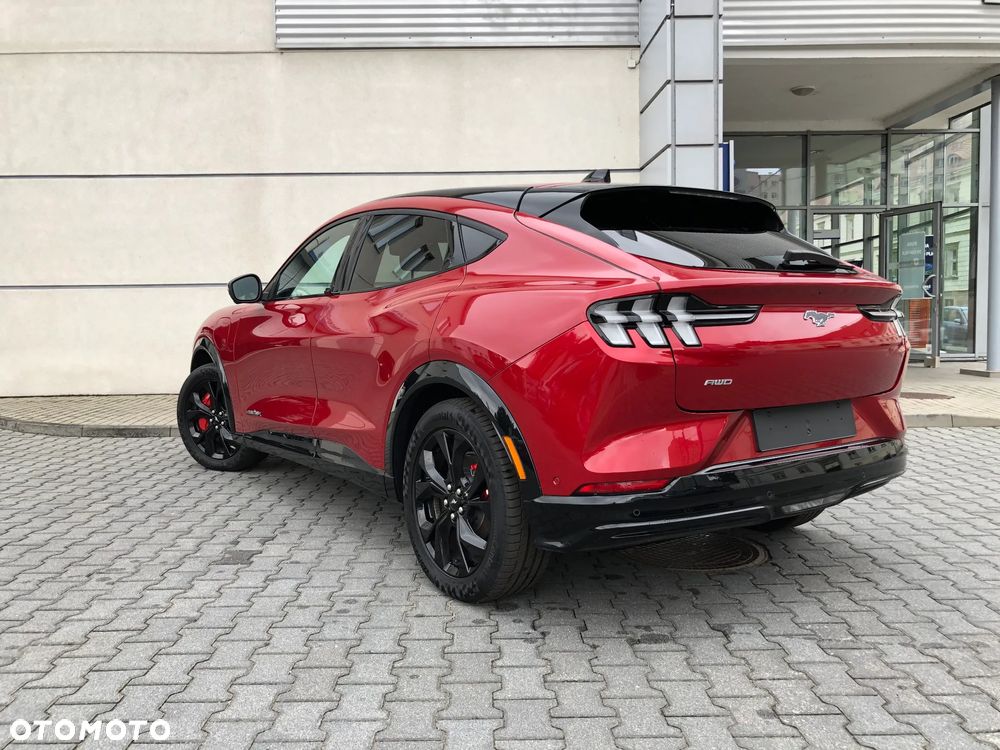 Ford Mustang Mach-E 98kWh AWD Premium - 24