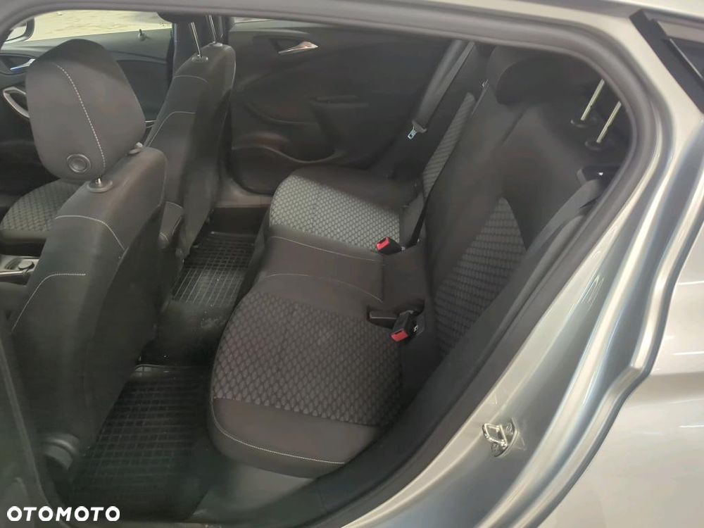 Opel Astra 1.2 T Edition S&S - 4