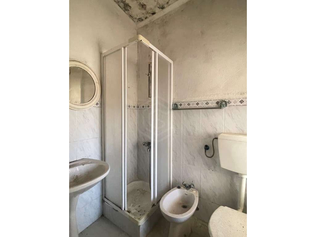 Prédio para renovação com localização privilegiada junto ao Jardim ... - Grande imagem: 5/26