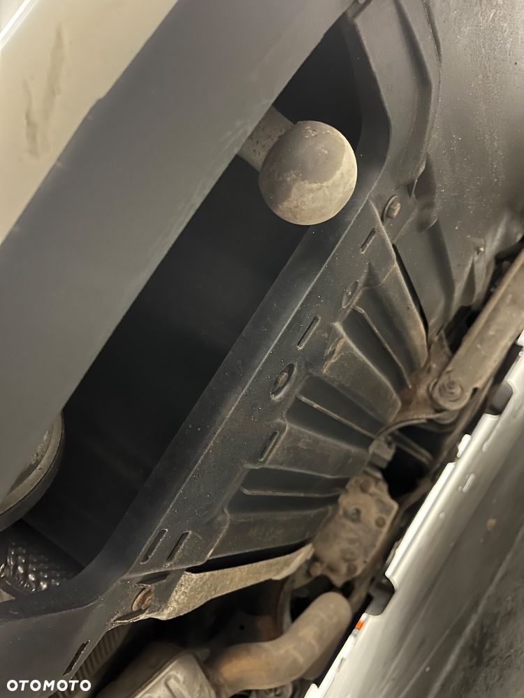 BMW Seria 3 318d DPF Edition Sport - 28