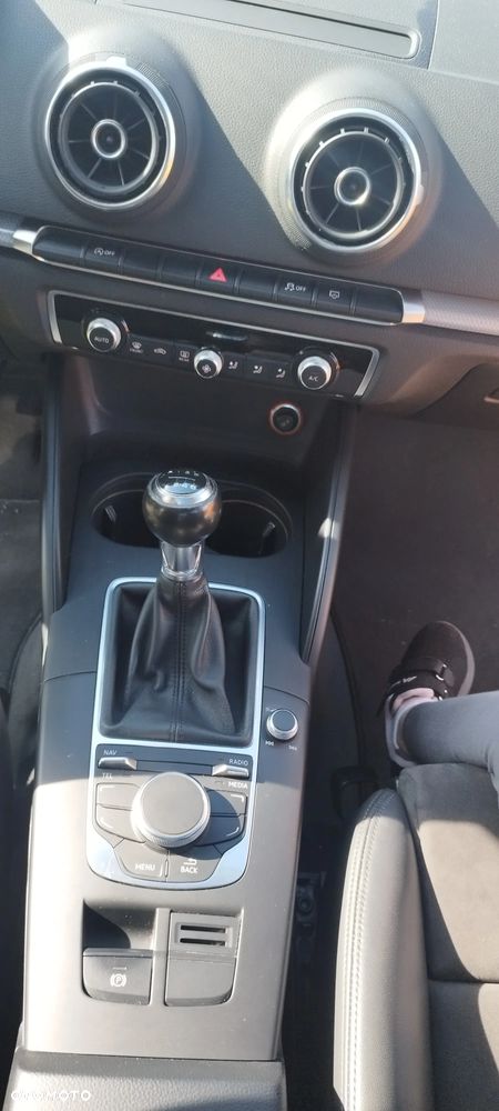 Audi A3 Sportback 1.6 TDI Ambition - 14