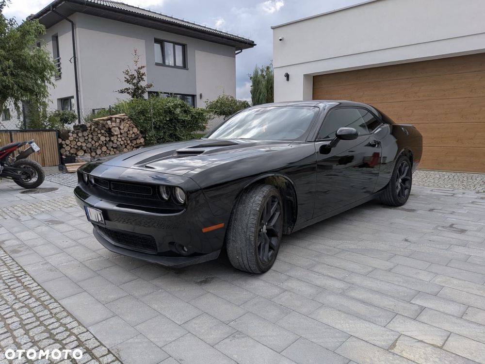 Dodge Challenger - 2