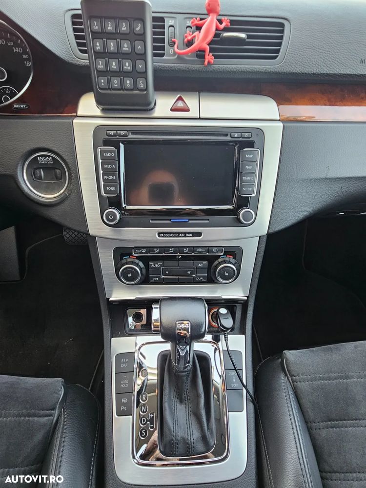 Volkswagen Passat 2.0 TDI DPF DSG Highline - 9