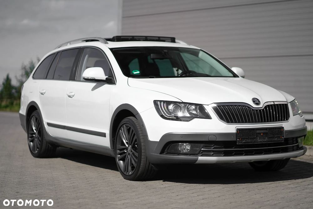 Skoda Superb 2.0 TDI Platinum Outdoor DSG - 4