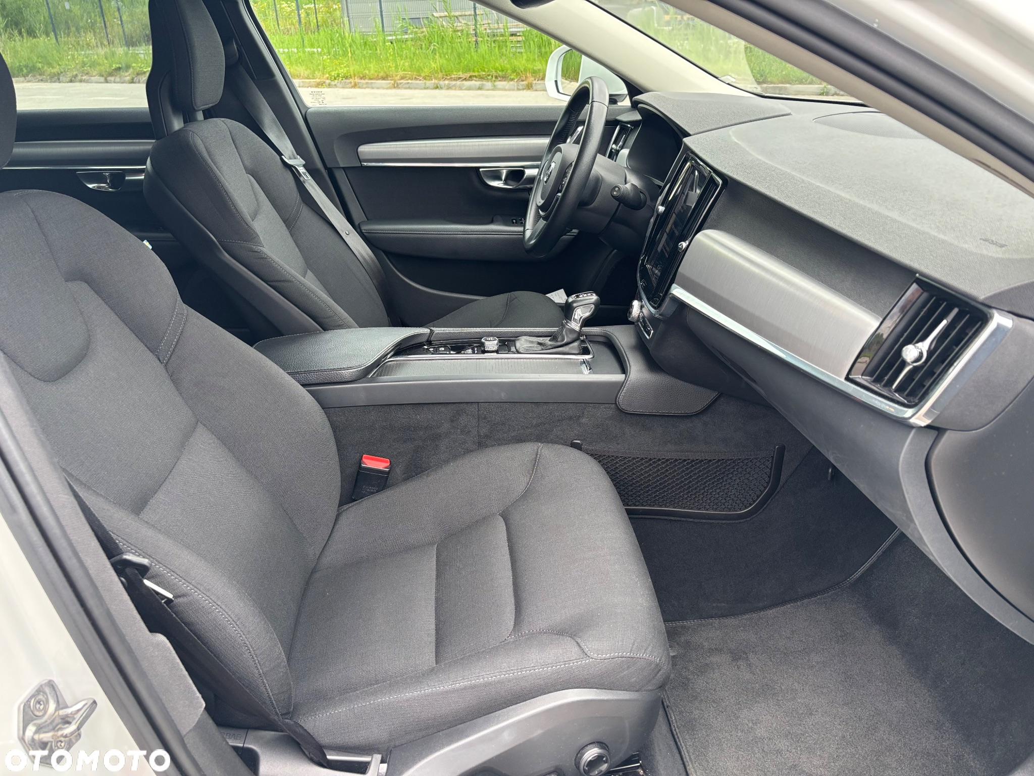 Volvo V90 D4 Momentum - 8