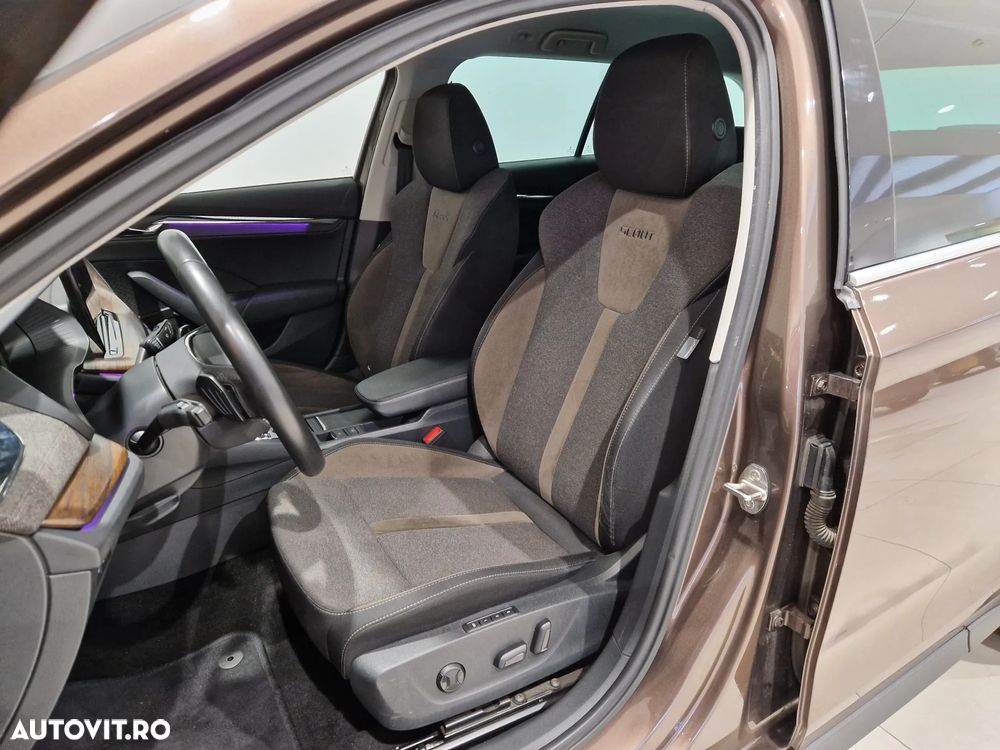 Skoda Octavia Combi 2.0 TDI DSG 4X4 Scout - 11