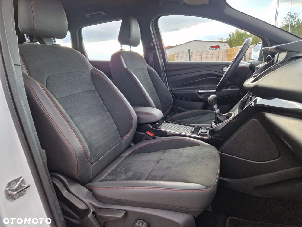 Ford Kuga 1.5 EcoBoost 2x4 ST-Line - 21