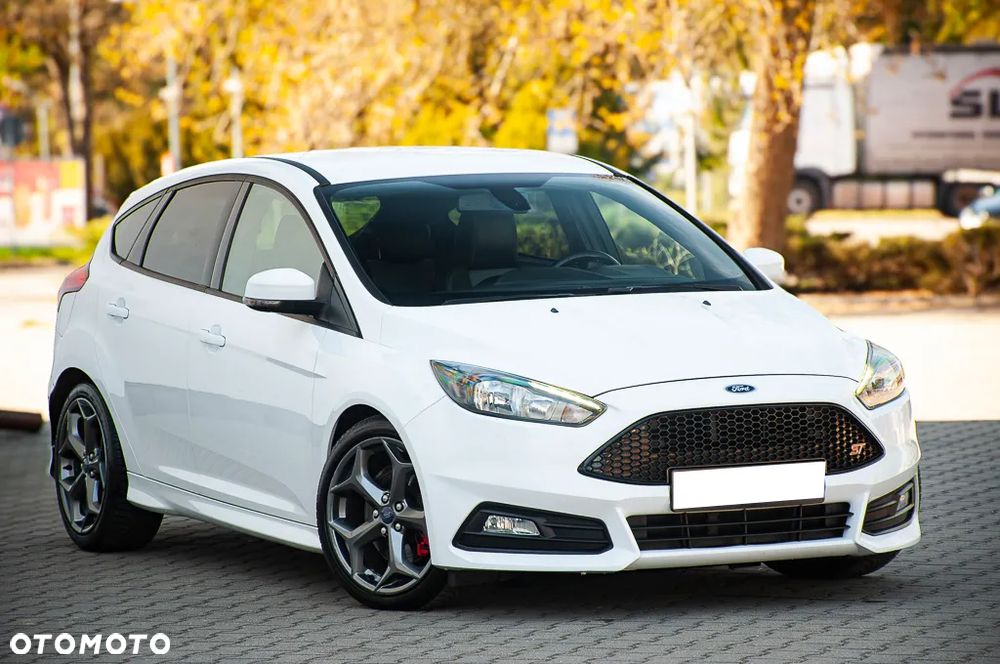 Ford Focus 2.0 TDCi ST mit Leder-Exclusiv-Paket - 2