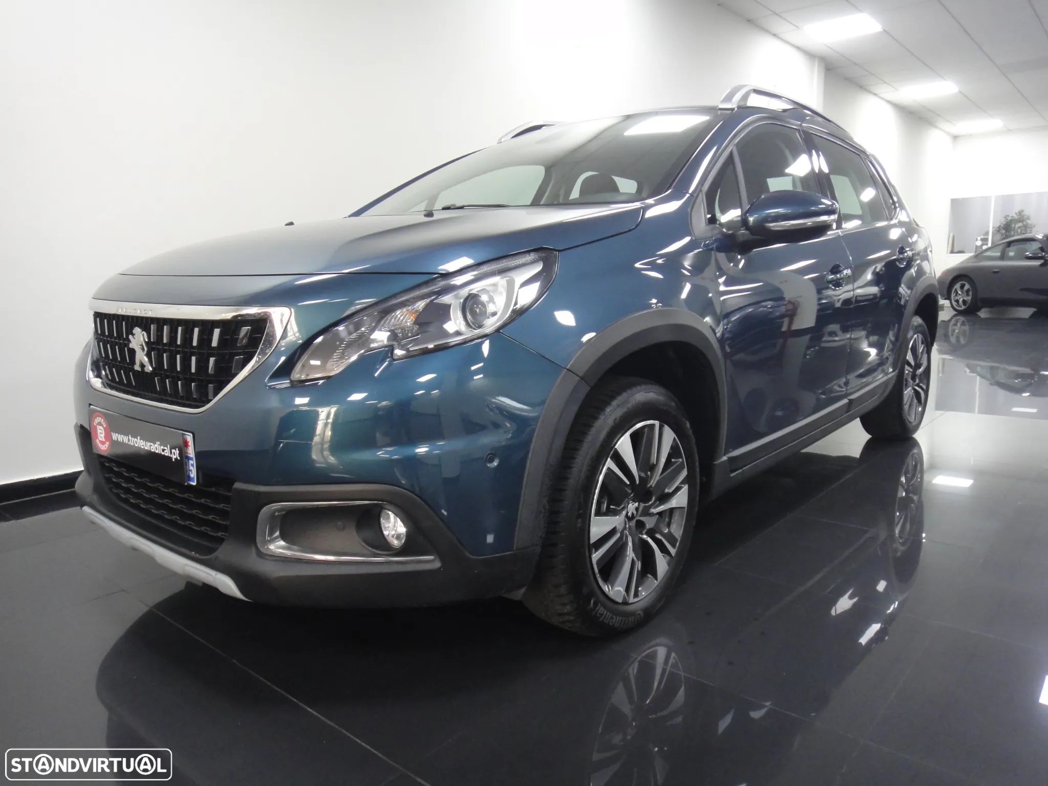 Peugeot 2008 1.2 PureTech Allure EAT6 - 1