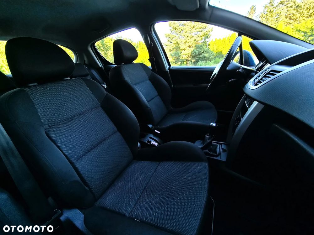 Peugeot 207 - 11