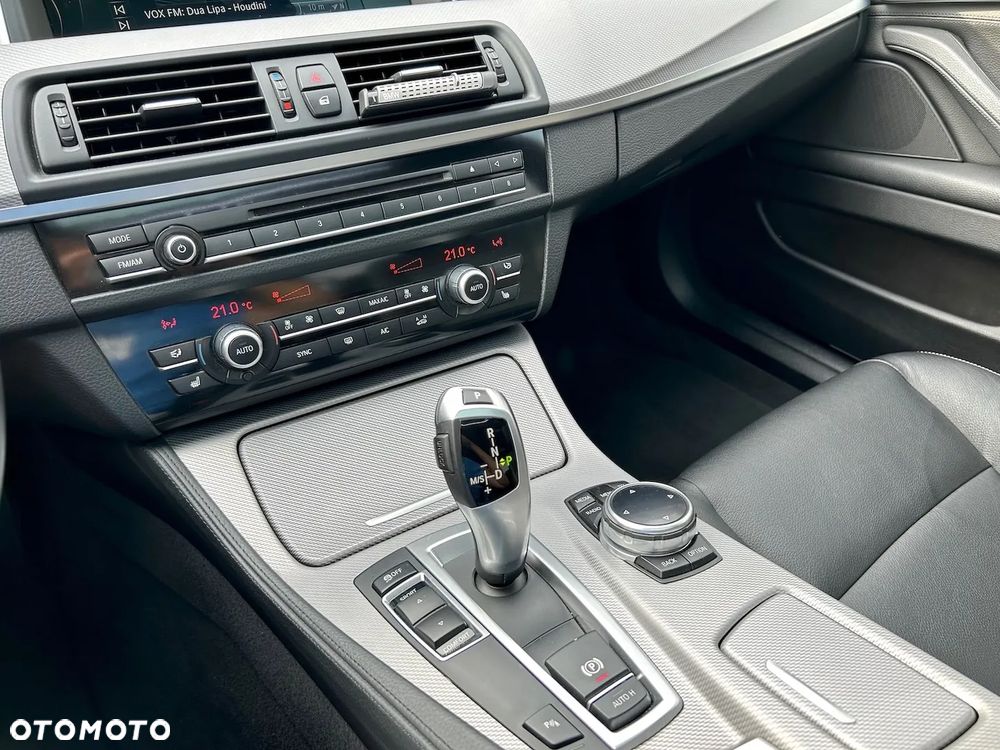 BMW Seria 5 535i Sport-Aut - 22