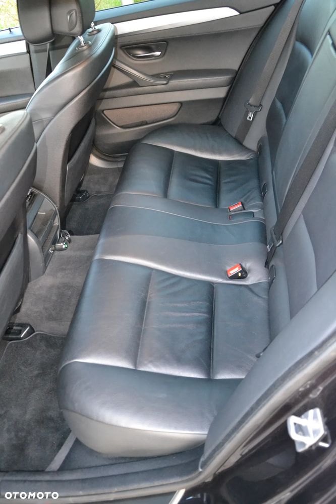 BMW Seria 5 520d Sport-Aut - 9