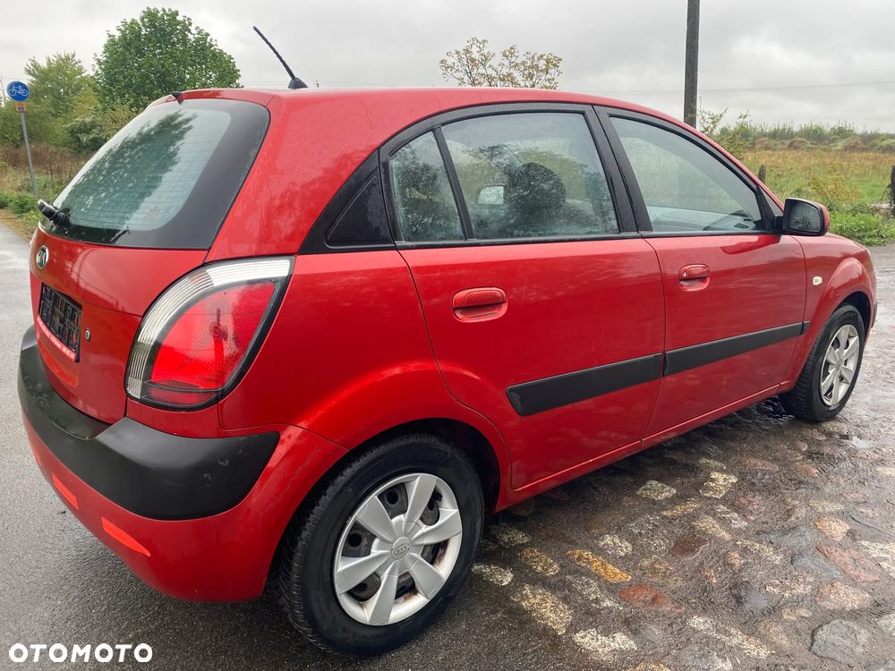 Kia Rio 1.4 EX - 11