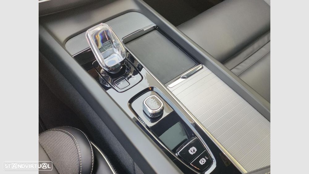 Volvo XC 60 2.0 T6 PHEV Plus Bright AWD - 21