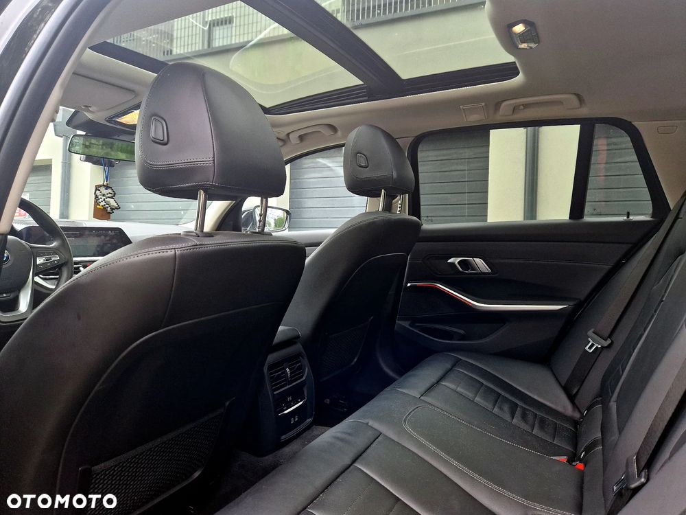 BMW Seria 3 320d xDrive Luxury Line - 25