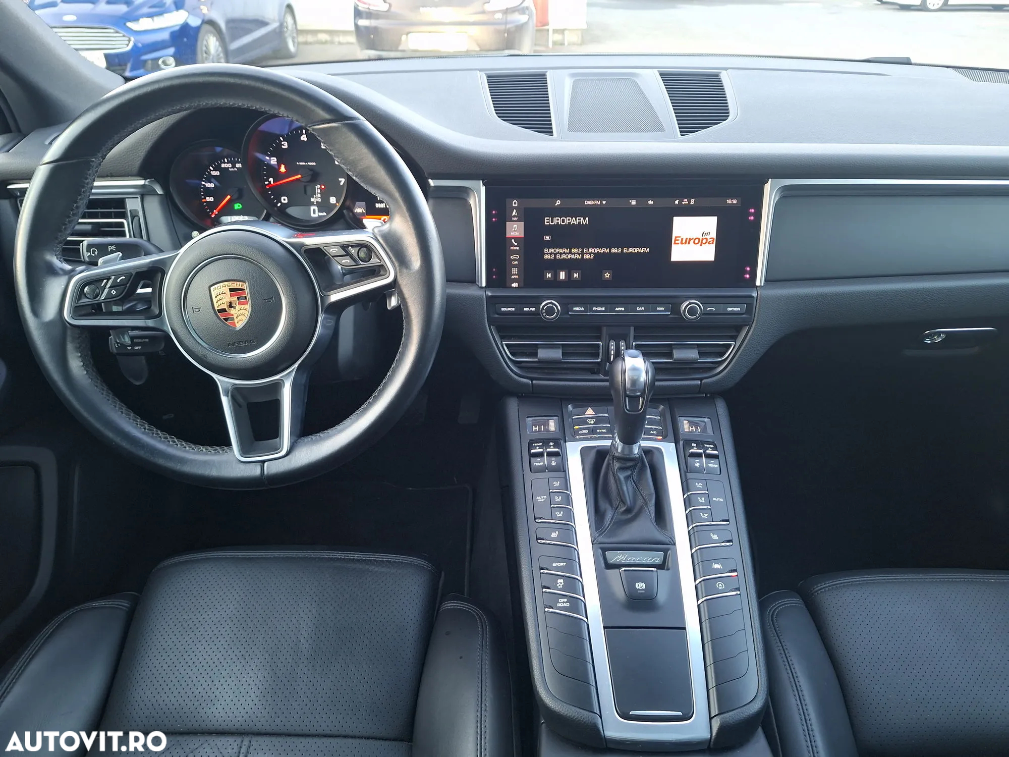 Porsche Macan - 13