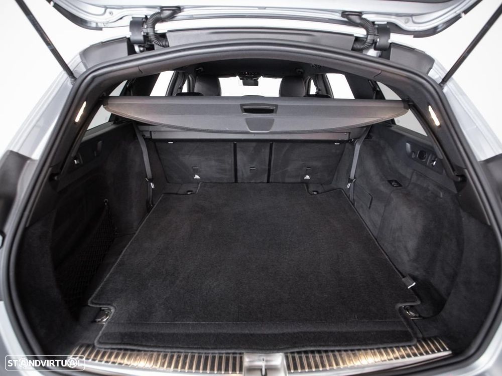 Mercedes-Benz E 220 d AMG 7L - 13