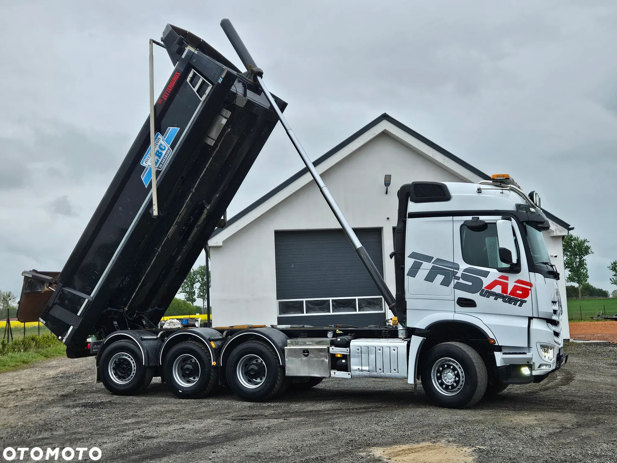 Mercedes-Benz Arocs - 9
