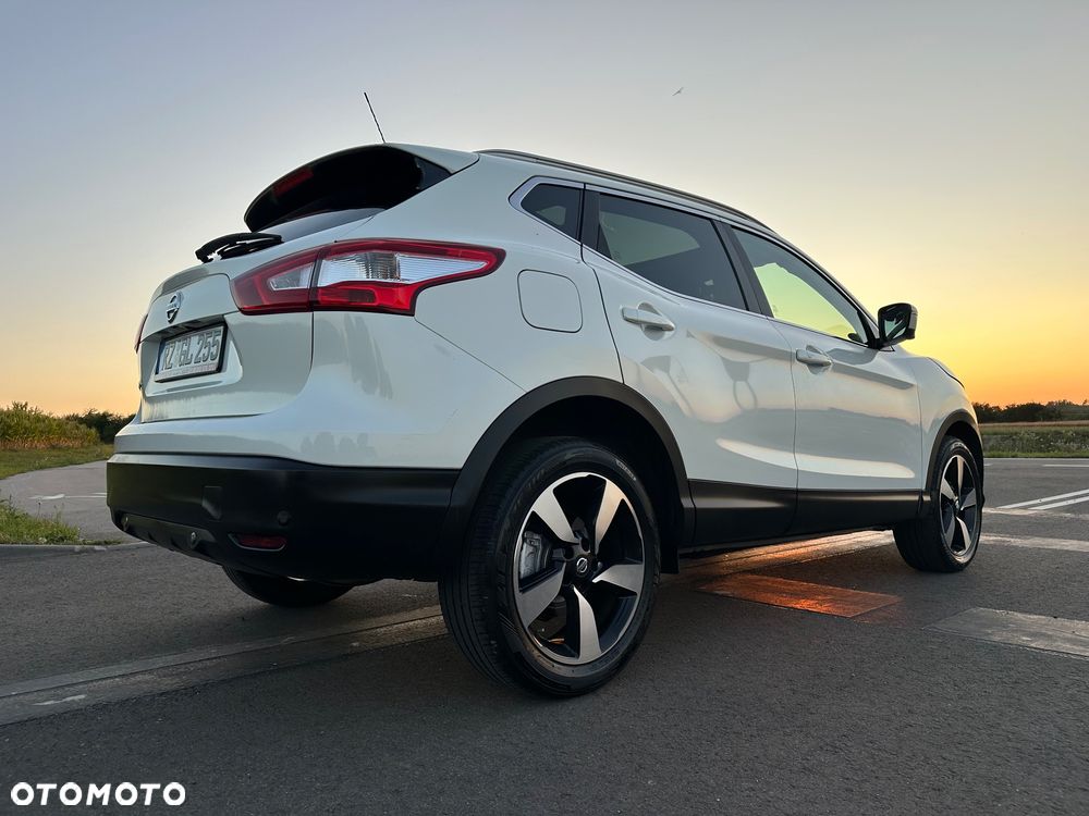 Nissan Qashqai 1.6 DIG-T Tekna - 4