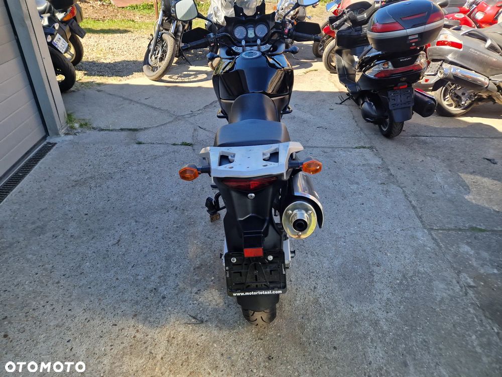 Suzuki V-STROM - 10