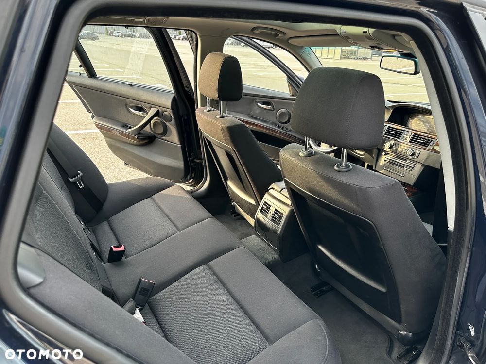BMW Seria 3 318d - 20